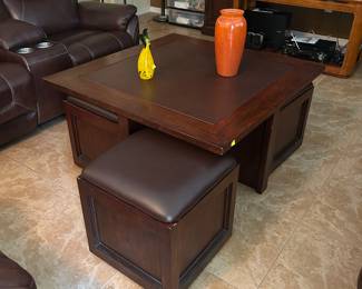 Coffee Table with 4 Stools