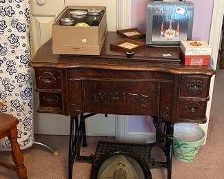 Antique Singer Sewing Machine in Cabinet - $150