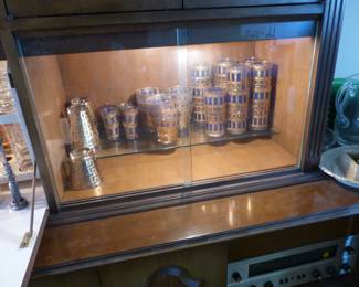 Bar, vintage glassware