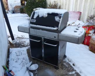Weber Genesis BBQ with natural gas hookup (inside looks mint)