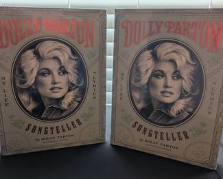 Dolly Parton 'Songteller : My Life in Lyrics' books