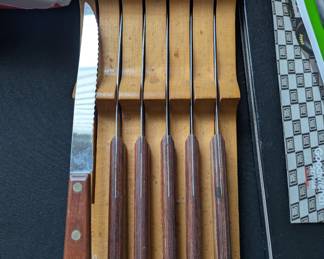 Phillips 66 knives set