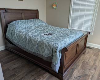 Queen size bed frame with adjustable base