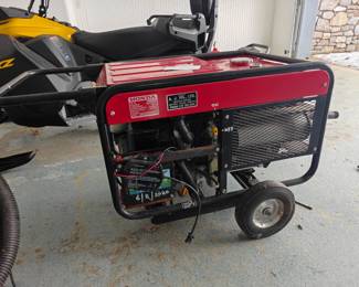 209	Honda ES6500 Generator	