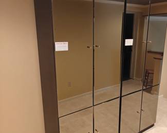 207	Mirrored Wardrobe	34" x 20" x 84"