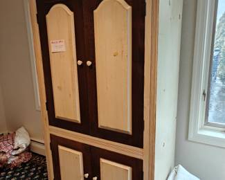 113	5 Drawer Distressed Pine Armoire	38" x 22" x 76"