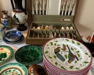 Set of 10 Chase Parrots of Paradise Dinner Plates