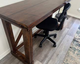 Expandable Table/Desk with chair