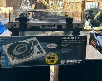 Gemini SA-600 Turntable