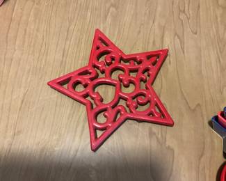 Red star trivet cast iron 