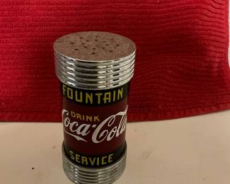 Salt shaker with fountain service 
