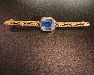 10kt/blue topaz Victorian bar pin