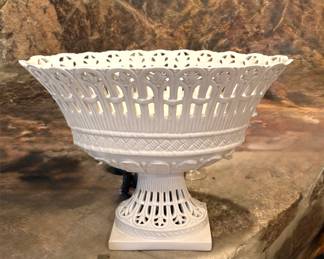 Italian reticulated oval centerpiece bowl