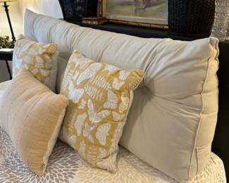 Decorative Pillows 