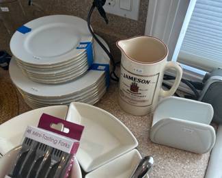 Plate Sets, Napkin Holder 