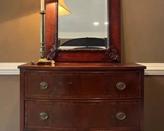 Classic Chest With Mirror And Lamp