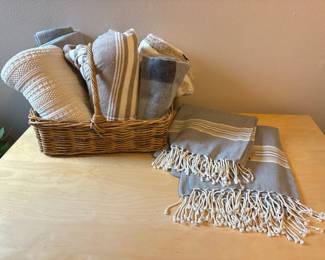 Cotton And Polyester Throw Blankets