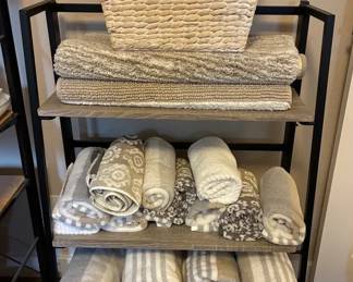 Decorative Bath Towels And Shelf