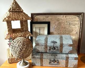 Decorative Boxes And World Wonders Map 