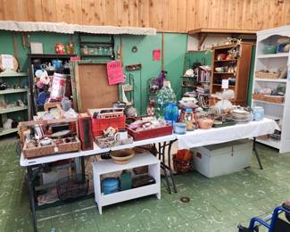 Vintage kitchenware, pottery bowls, McCoy planters and figures, Ransburg cookie jar