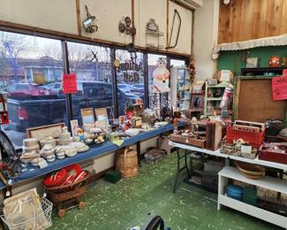 Great vintage finds! 12-piece set of Saxon China, 18k gold edge trim + serving pieces, ephemera