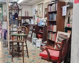 Vintage Books, Display fixtures, high chair