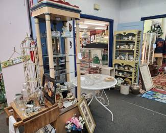 Butcherblock cart, outdoor table, glassware