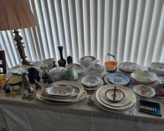 Lamps, vases antiques, china.