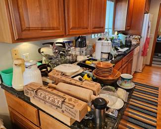 Loads of kitchenwares.