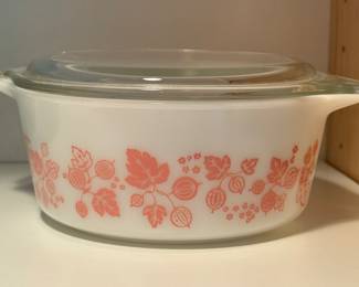 VINTAGE PYREX GOOSEBERRY CASSEROLE W LID