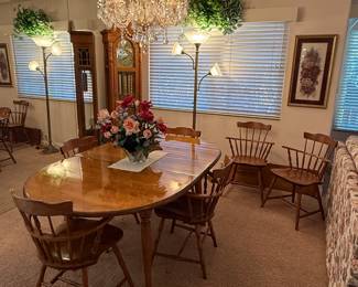 DINING TABLE W/ 6 CHAIRS