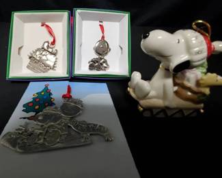 SH166Charlie And Snoopy Ornaments 