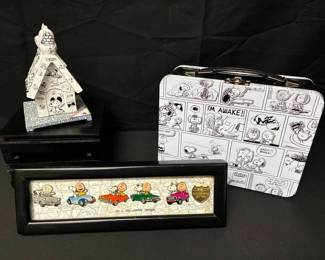 SH178Peanuts Collectors Edition Pins  BlackWhite