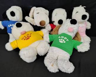 SH129Vintage Snoopy Stuffed Animal Collection