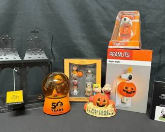 SH173Peanuts Halloween Collectibles