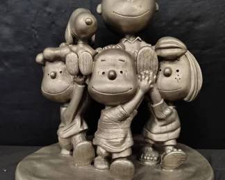 SH112Peanuts Gang Sculpture By Austin