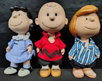SH134Hallmark Peanuts Gallery Porcelain Dolls