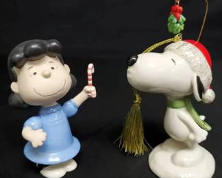 SH236VLenox Snoopy Under The Mistletoe Ornament And More