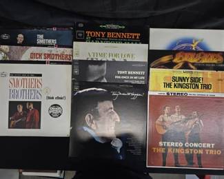 SH150Bee Gees, Kingston Trio, Tony Bennett And Smothers Brother LPs
