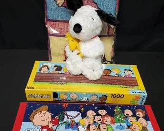 SH126Peanuts Blanket And More 