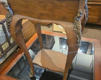 French display case w/bronze mounts. has lift top.