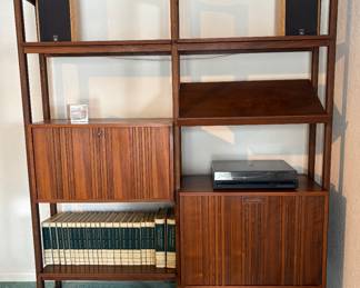 Ello Versatile Modular Storage System / Wall Unit