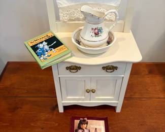 Samanthas CommodeAccessories