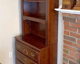 Kemp Dresser w Hutch