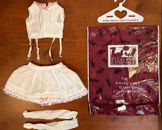 Samanthas Lacy Whites