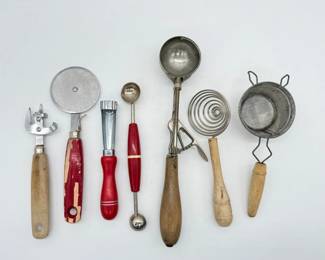 152 VintageKitchenUtensils