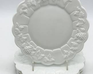 94 WestmorelandPaneledGrapeWhiteMilkGlassDinnerPlates