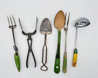 73 VintageKitchenUtensils