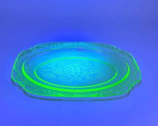 10 VintageUraniumGlassSaladPlate