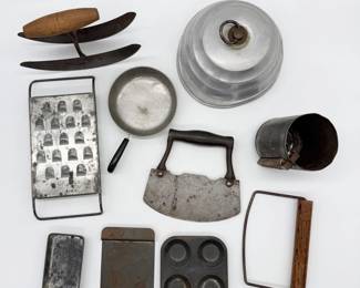 52 MixofVintageKitchenware